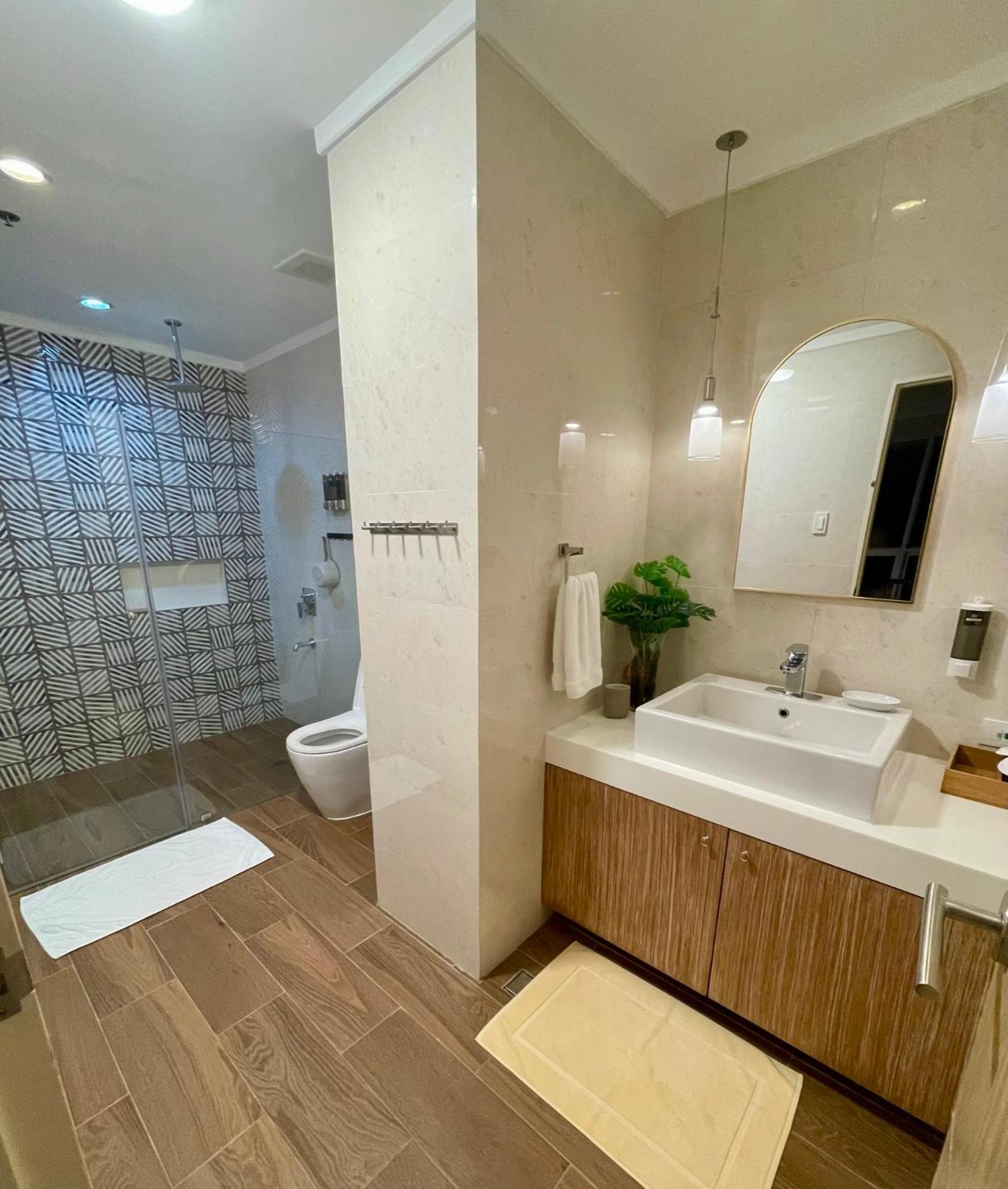Pico De Loro 2 Bd Garden Loft With Lagoon View Насугбу Екстер'єр фото